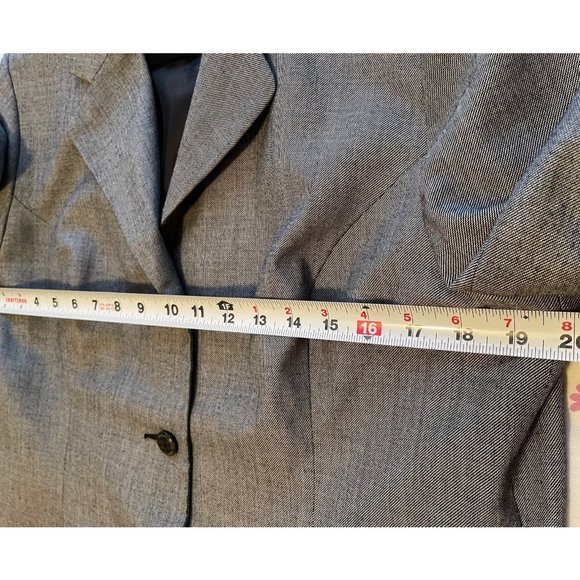 Sag Harbor Light weight Blazer size 14 short  button close gray zig zag knit - Picture 6 of 7